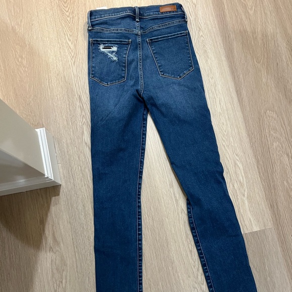 Abercrombie and Fitch the super skinny ultra high skinny jeans with rips - Picture 9 of 10